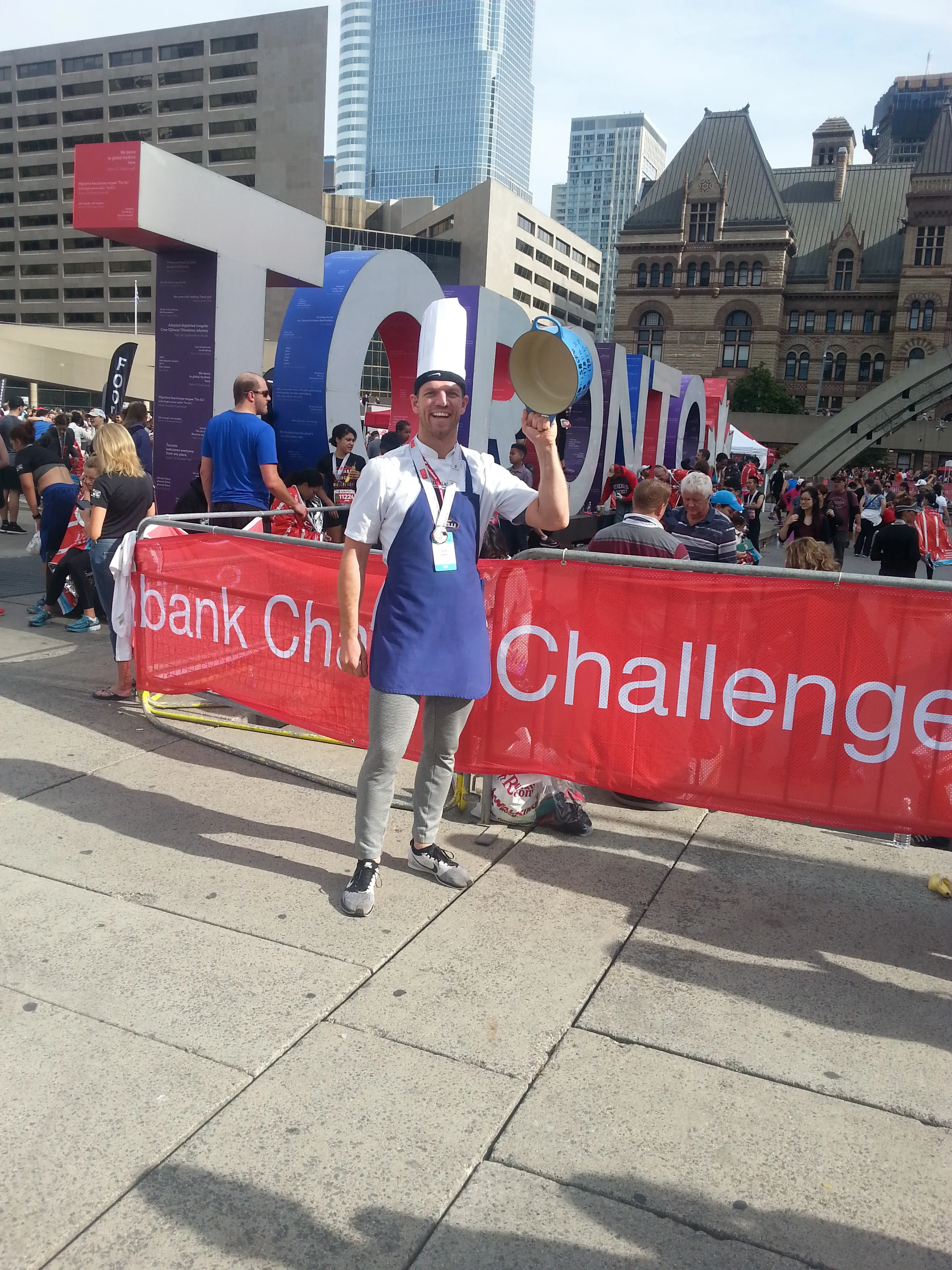Daniel Janetos at the 2017 Scotiabank Toronto Waterfront Marathon, where he beat the Guinness World Record for fastest half-marathon dressed as a chef carrying a 3 kg pot!