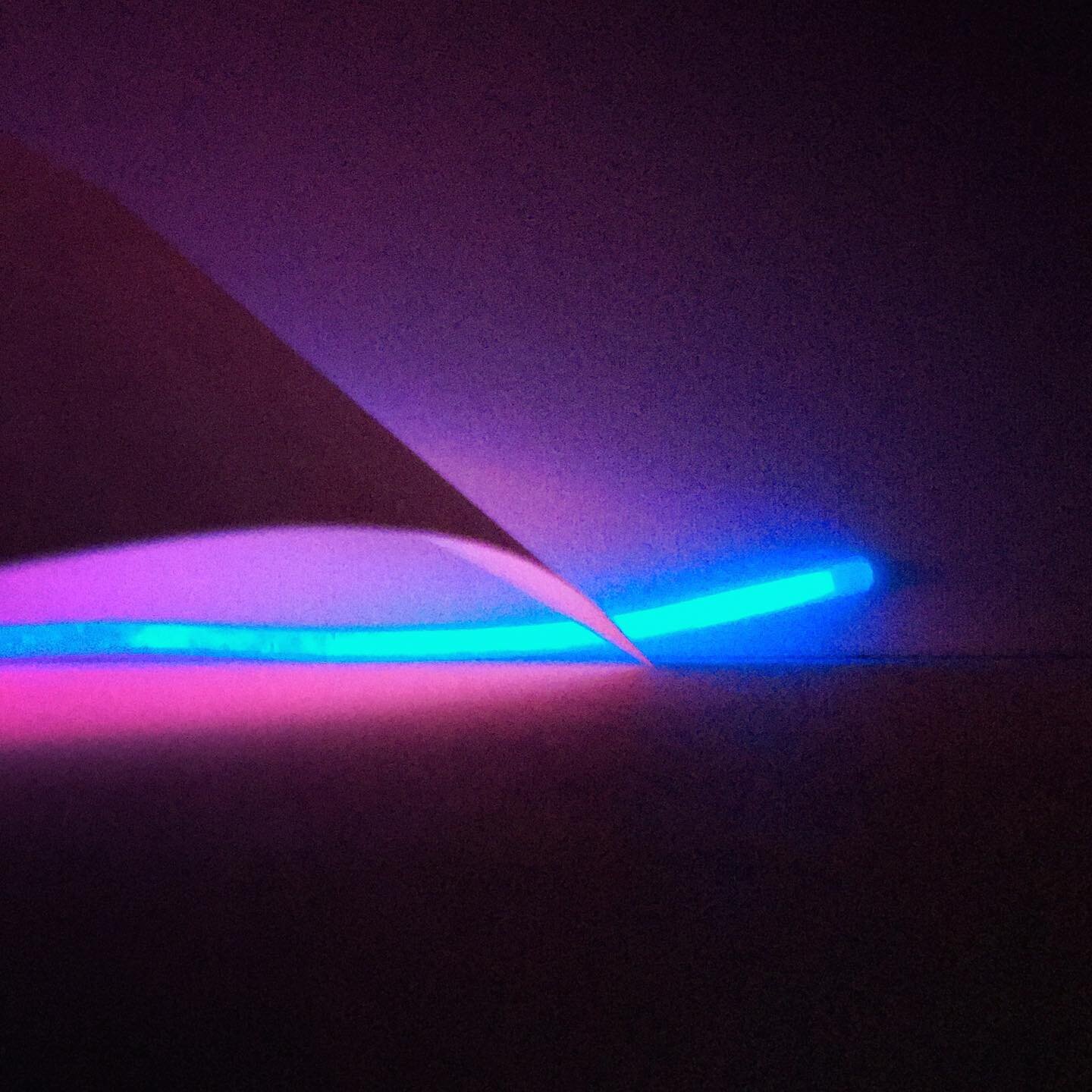 untitled

#lightandshadow #lightart #lightartist #lightpainting #lightsculpture #opticalart #newaesthetic #vaporwave #vaporwaveaesthetic #neon 
#abstract #abstractart #abstractphotography #abstractartist #electronicsocialart #the_abstract_collective 