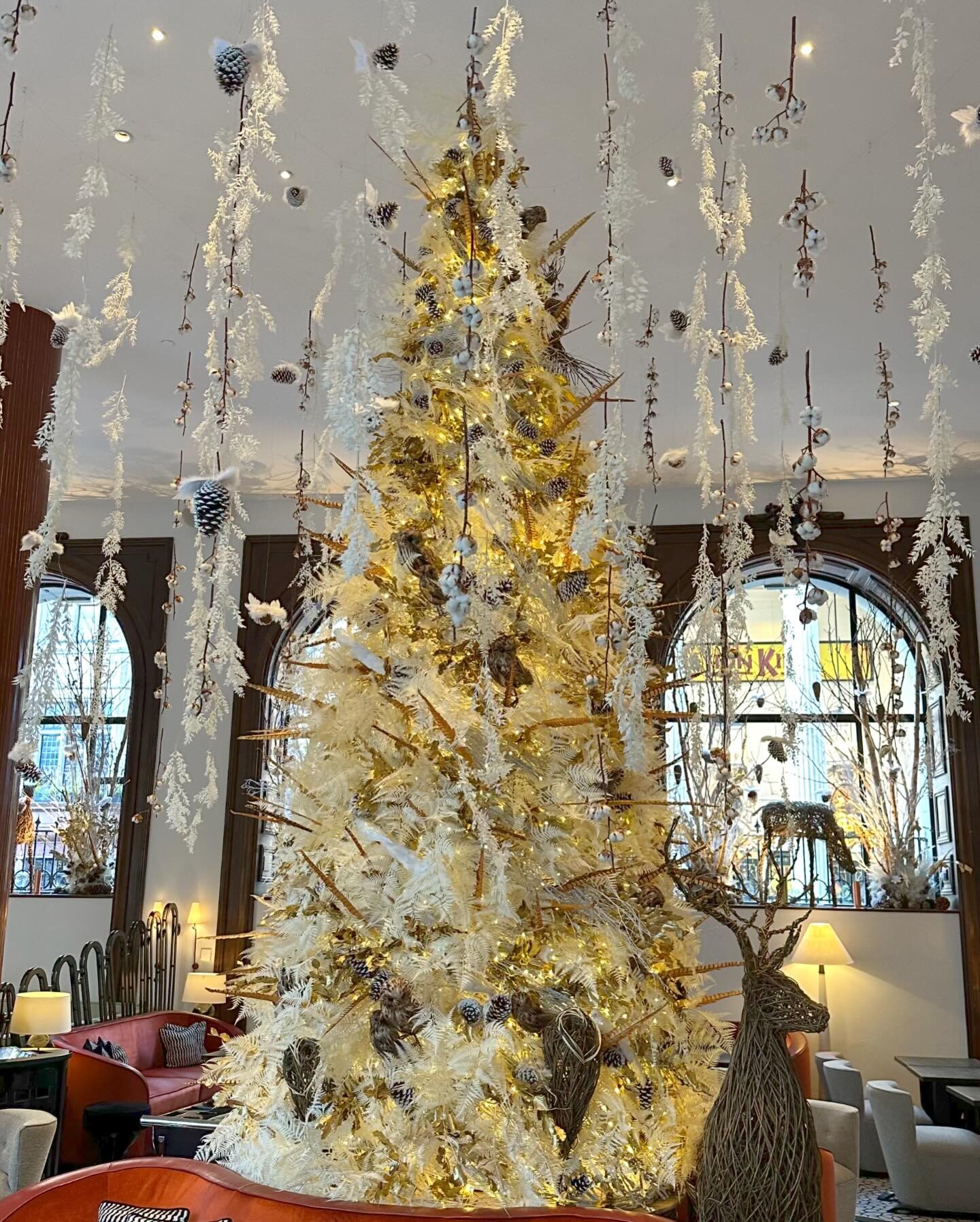 Installation No2 : Working with @mark.at.one on One Aldwych&rsquo;s &ldquo;Enchanted Forest&rdquo;. This is one of the most beautiful Christmas trees in London IMO!!
