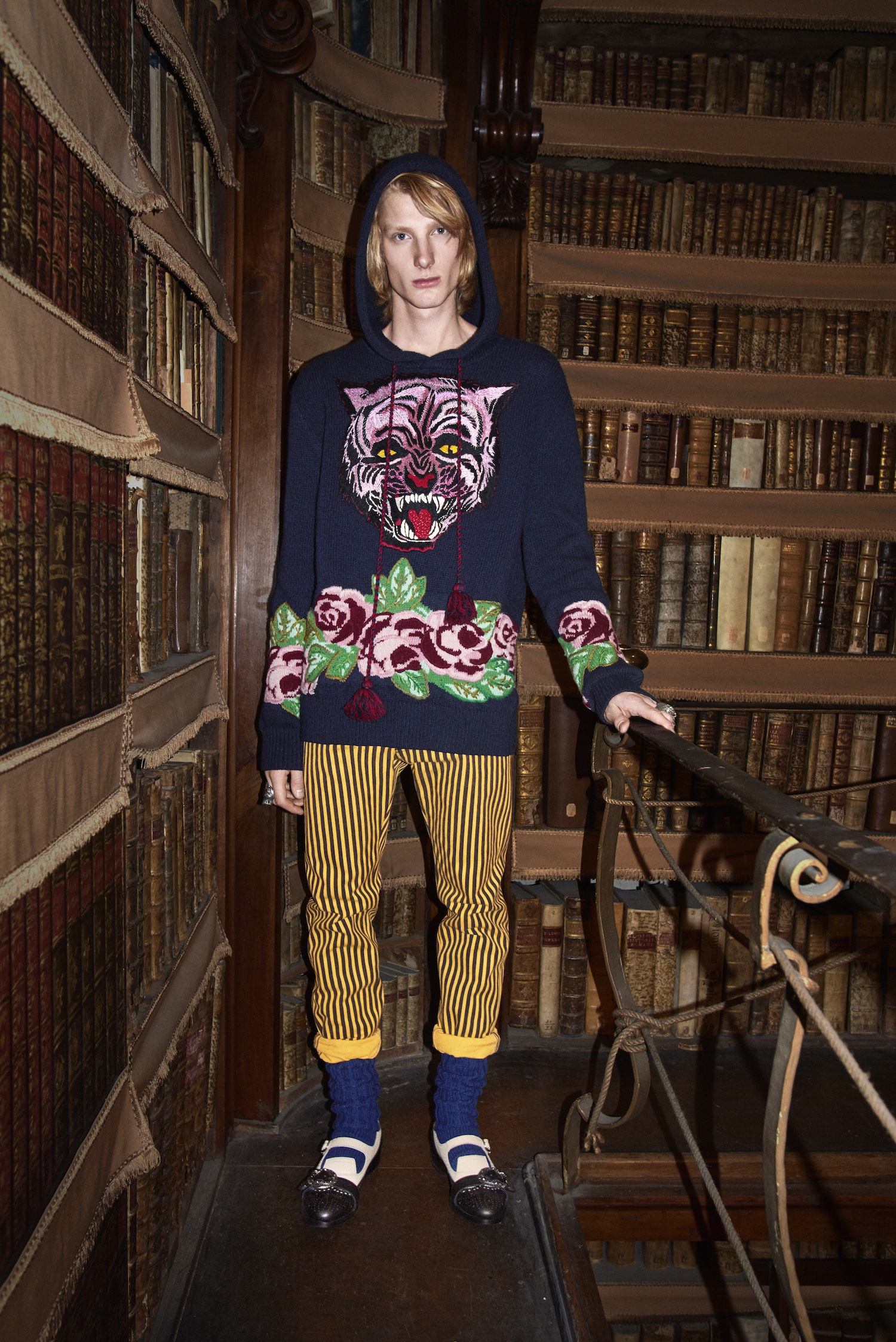 derek_ridgers_gucci_mens_lookbook_prefall_17_lion_knit.jpg