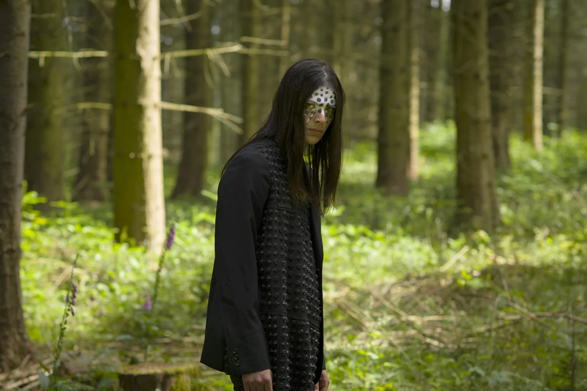 derek-ridgers-unravel-productions-mens-fashion-editorial-02.jpg