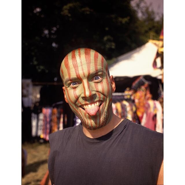 For those missing Glastonbury... on what would have been it&rsquo;s 50th, I-D interviews Derek Ridgers about his Glastonbury experiences and images taken in 90&rsquo;s for NME. Expect some gems, link in profile 🔝
This beauty taken in 1993
📸 @derekr