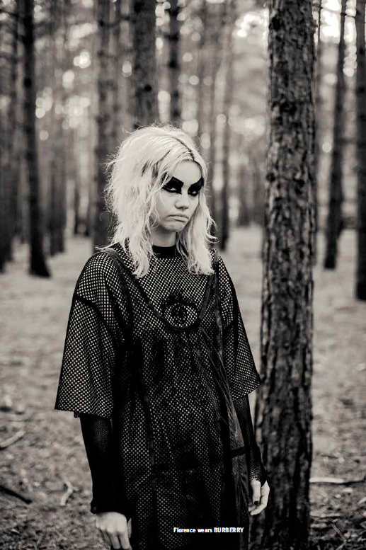 Derek_Ridgers_Unravel_Productions_10_Gothic_Woods_Editorial_12.png