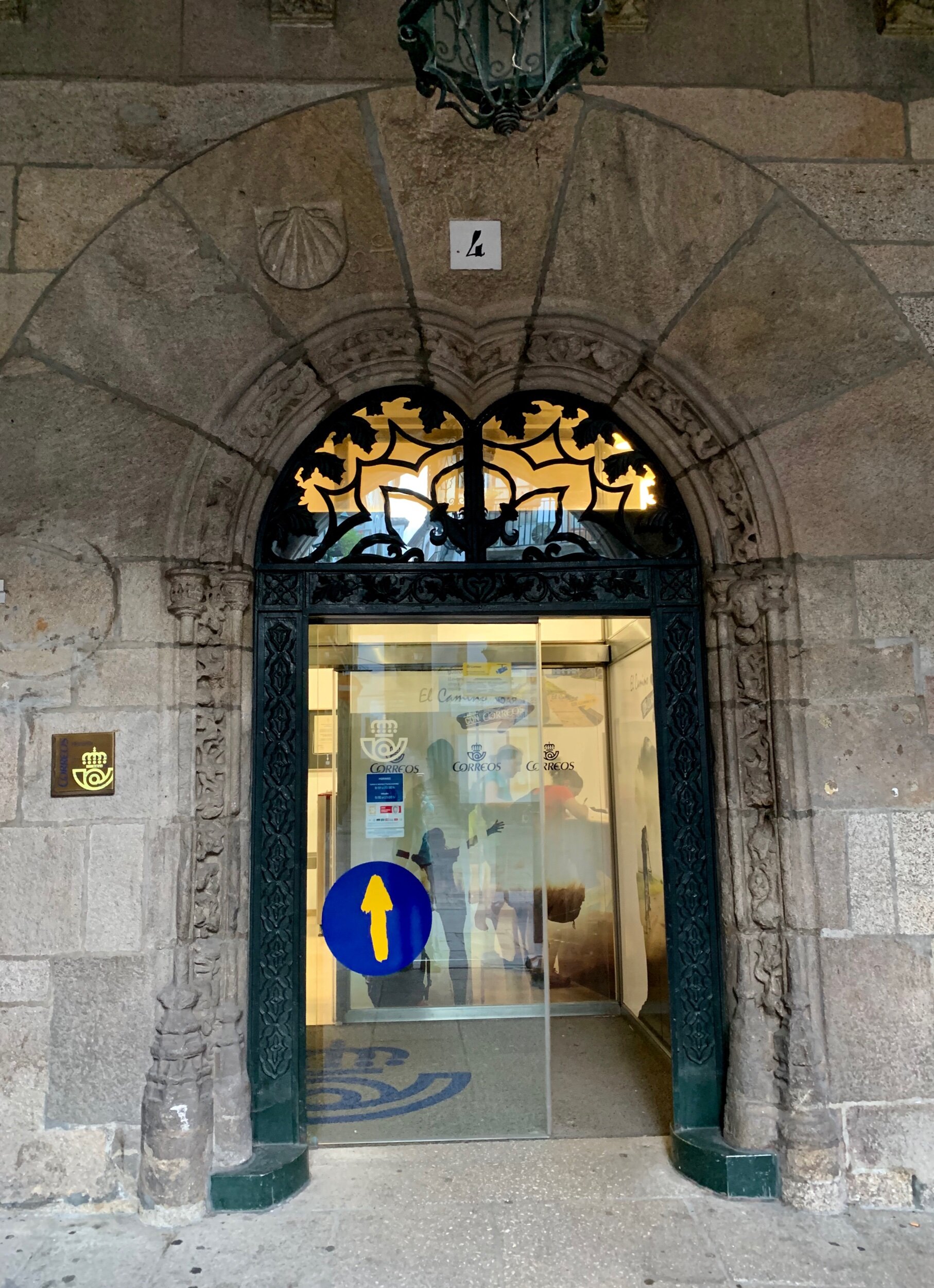 The main post office in Santiago where I leave my pack and hope for the best….