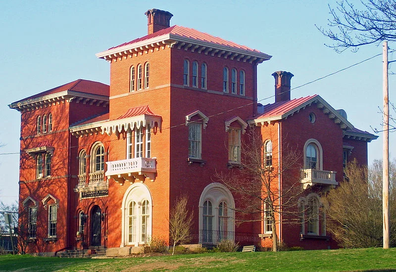 800px-Edward_King_House,_Newport,_RI - Copy.jpg