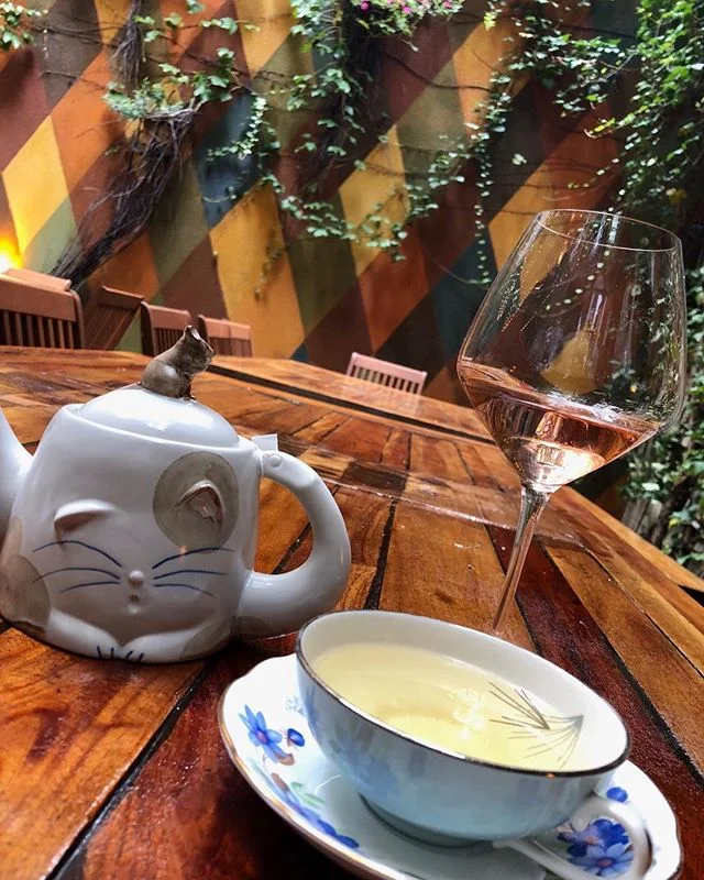 Tea's new condiment
.
.
.
.
.
.
.
.
.
#whatsyourvice #thevicewine #ros&eacute;allyear #nosuchthingasroseseason #thirsty #thevice  #Americanros&eacute; #gardenparty #ros&eacute;allday #ros&eacute;party #ros&eacute;wine #organicwine #ros&eacute;oclock 