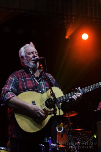 2015-BobbyWattOnstage-Colour.jpg