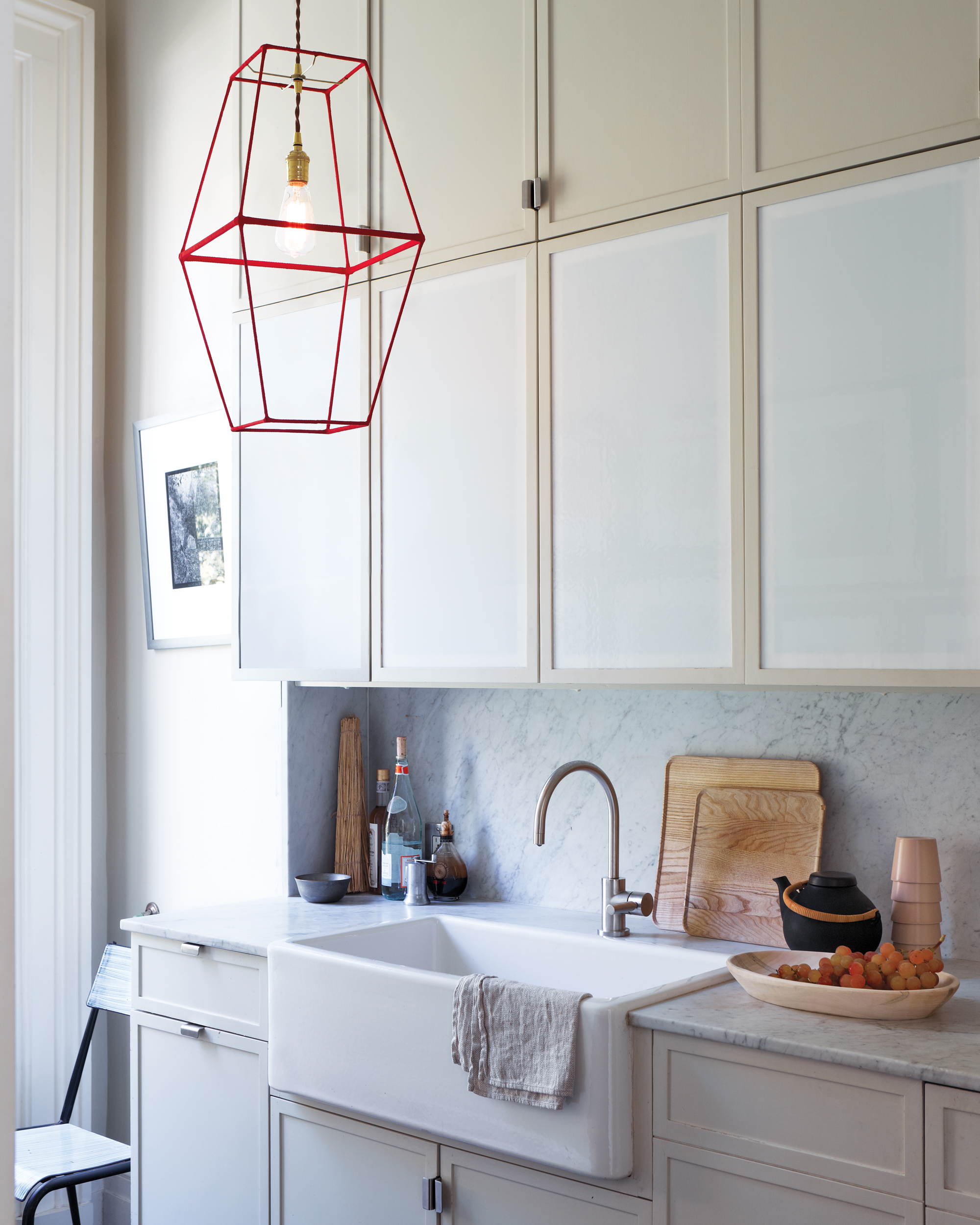 D110260-kitchen-redlamp-035-notowel.jpg