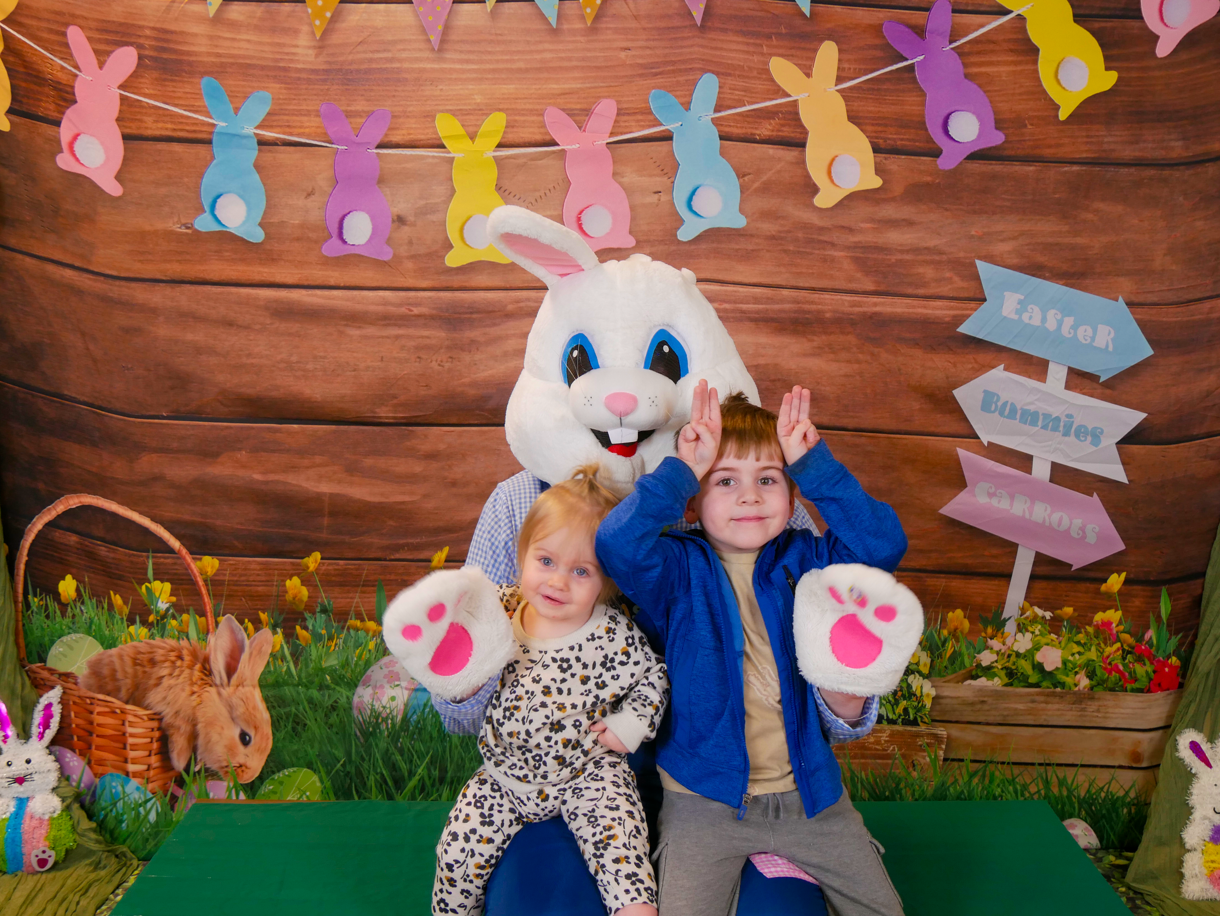 Noah Zoey Bunny.png