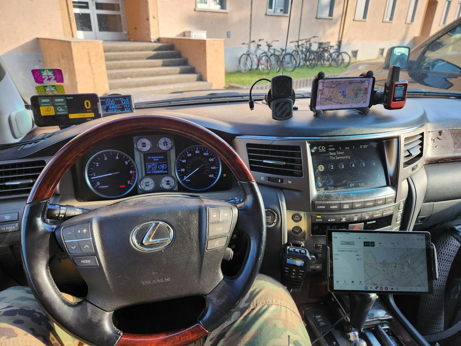 08-15 Lexus LX570
