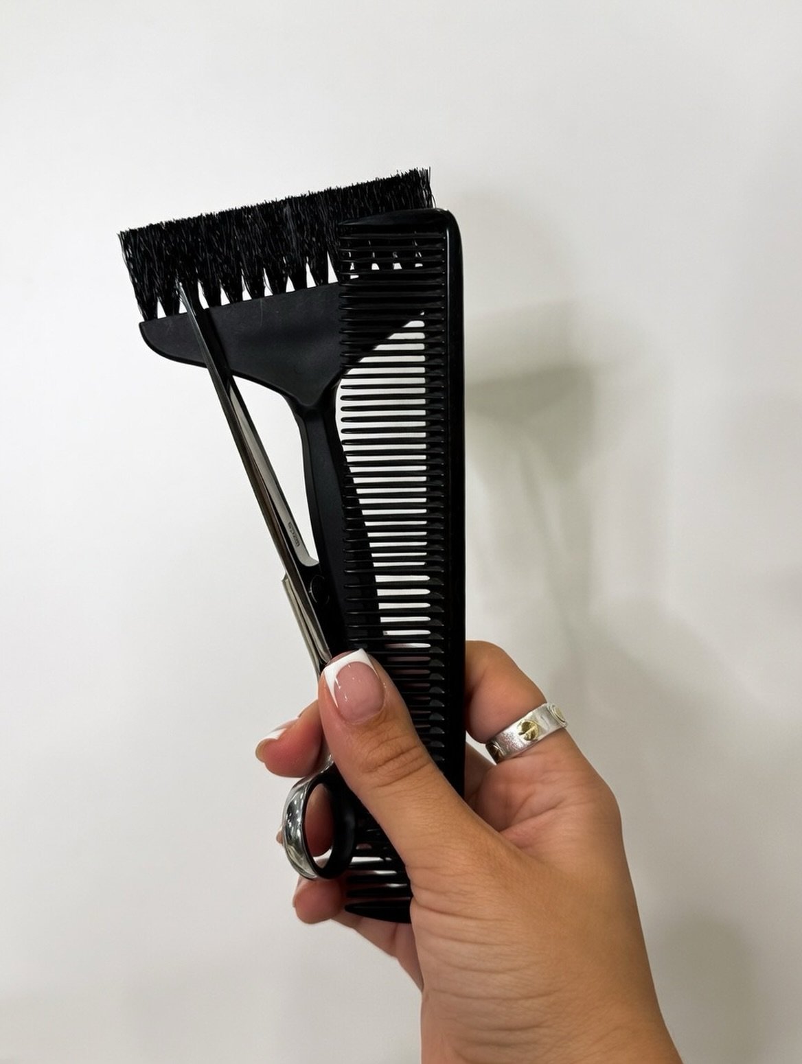Scissors. Comb. Brush.
And 30+ years of knowing exactly what to do with them.
Book &rarr; link in bio​​​​​​​​​​​​​​​​