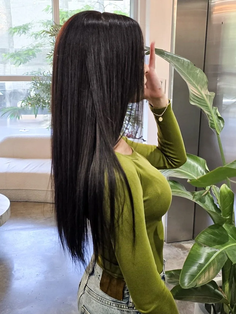 This is what a keratin treatment looks like. 🖤
Smooth, sleek, frizz-free &mdash; by @angelina38 
Book yours &rarr; rikrak.com