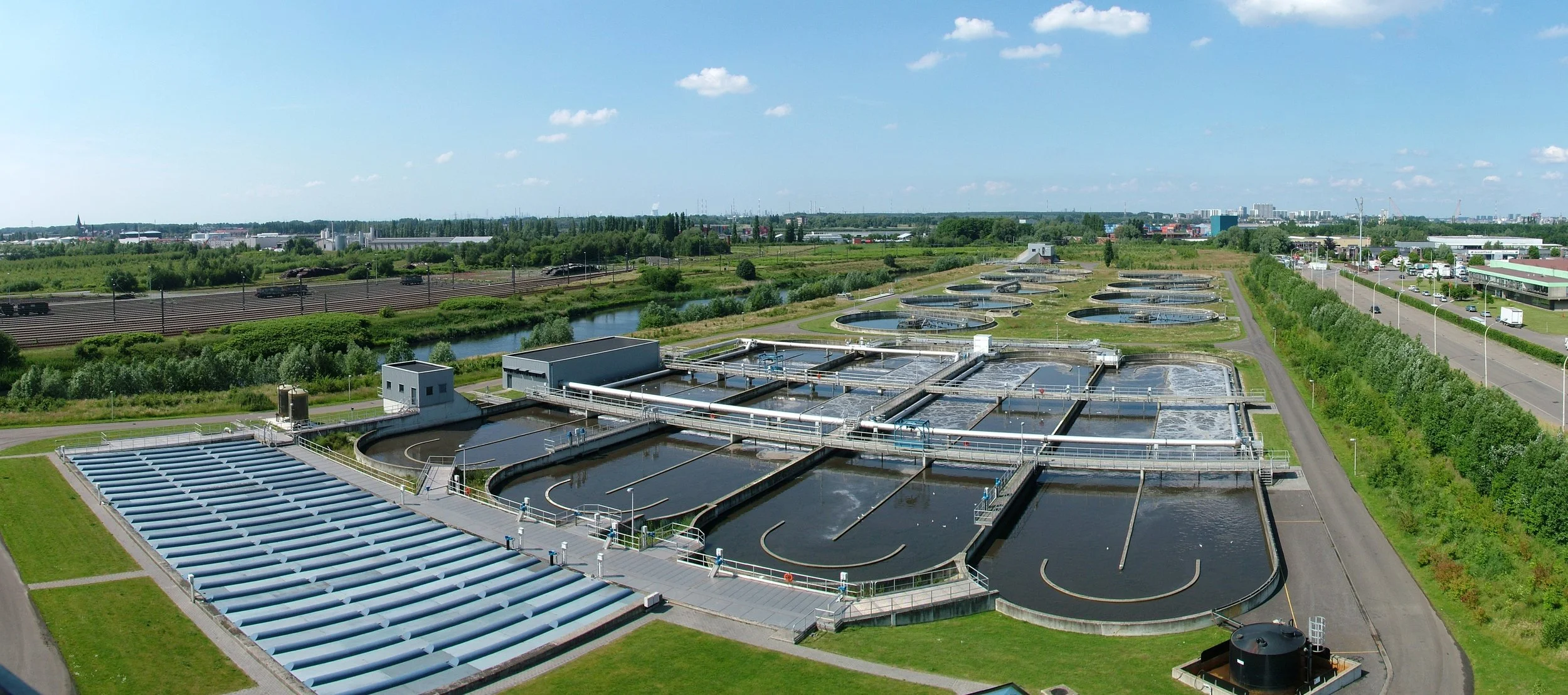 RWZI-Antwerpen-Zuid-panorama-waterlijn.jpg