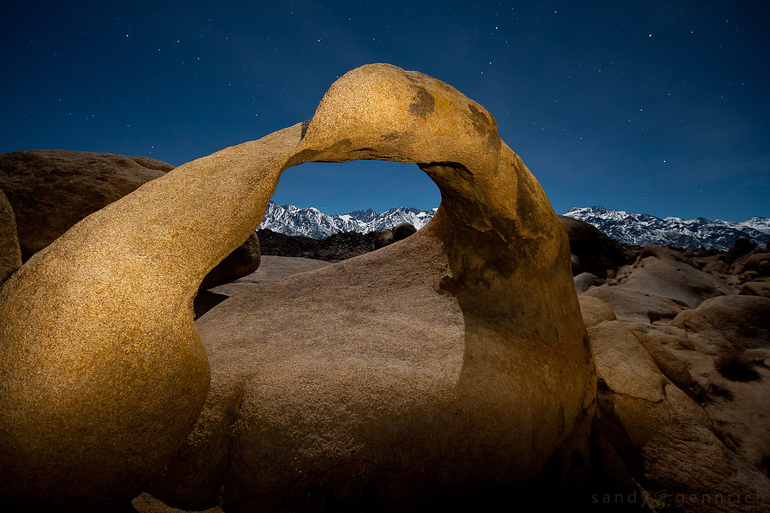 Clear Night in the Sierras - Mobius Arch - Alabama Hills - Lone 