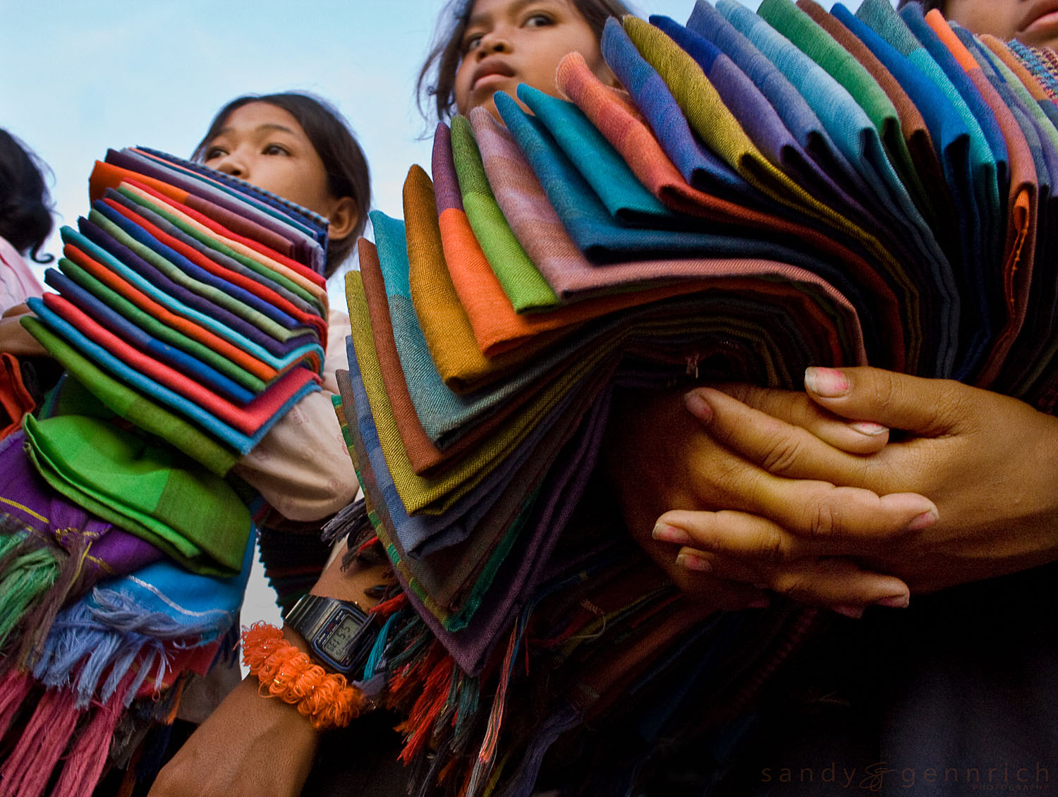 Scarves - Wat Bakong - Siem Reap - Cambodia