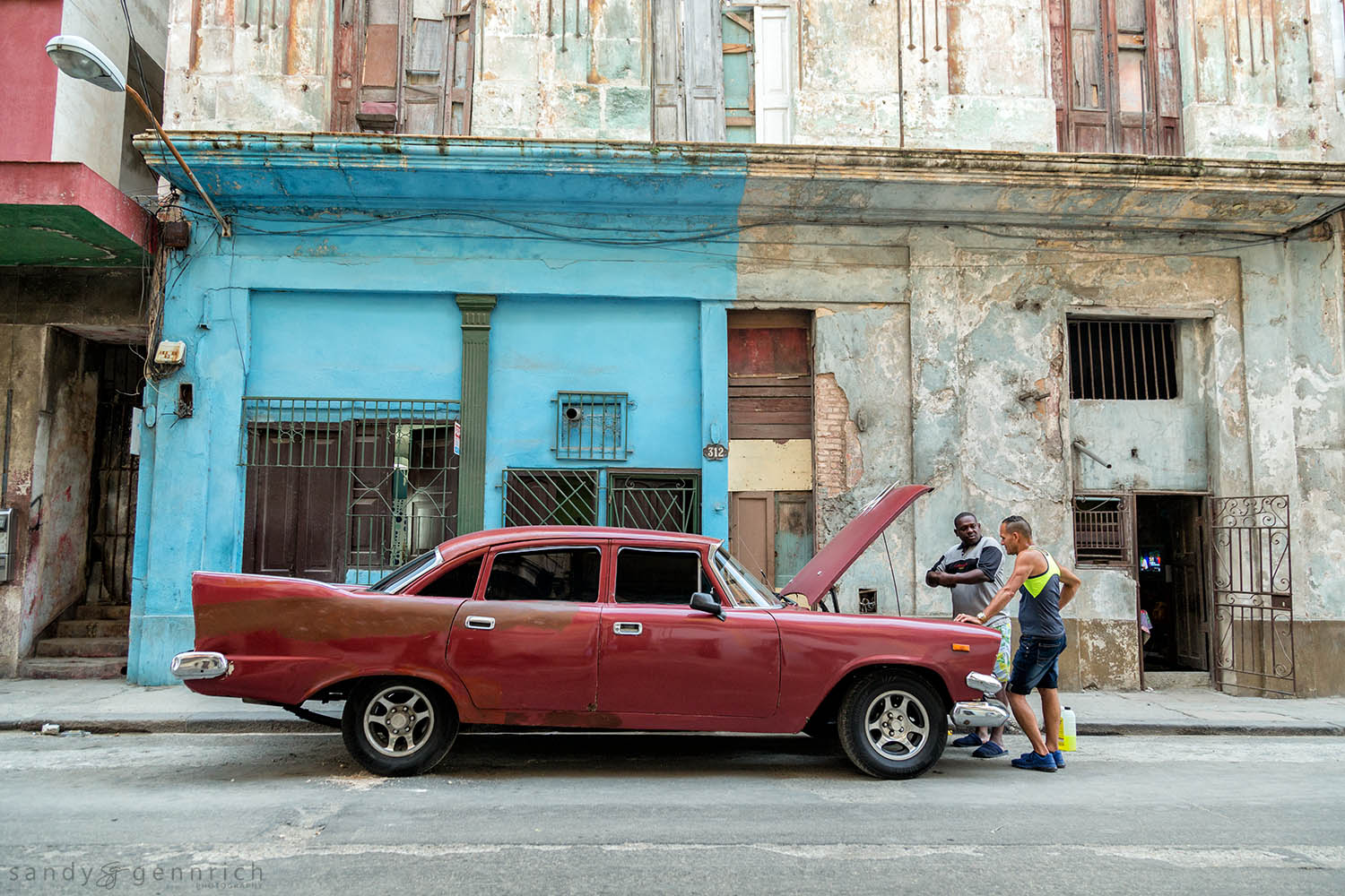 Car Talk-Cuba-Havana