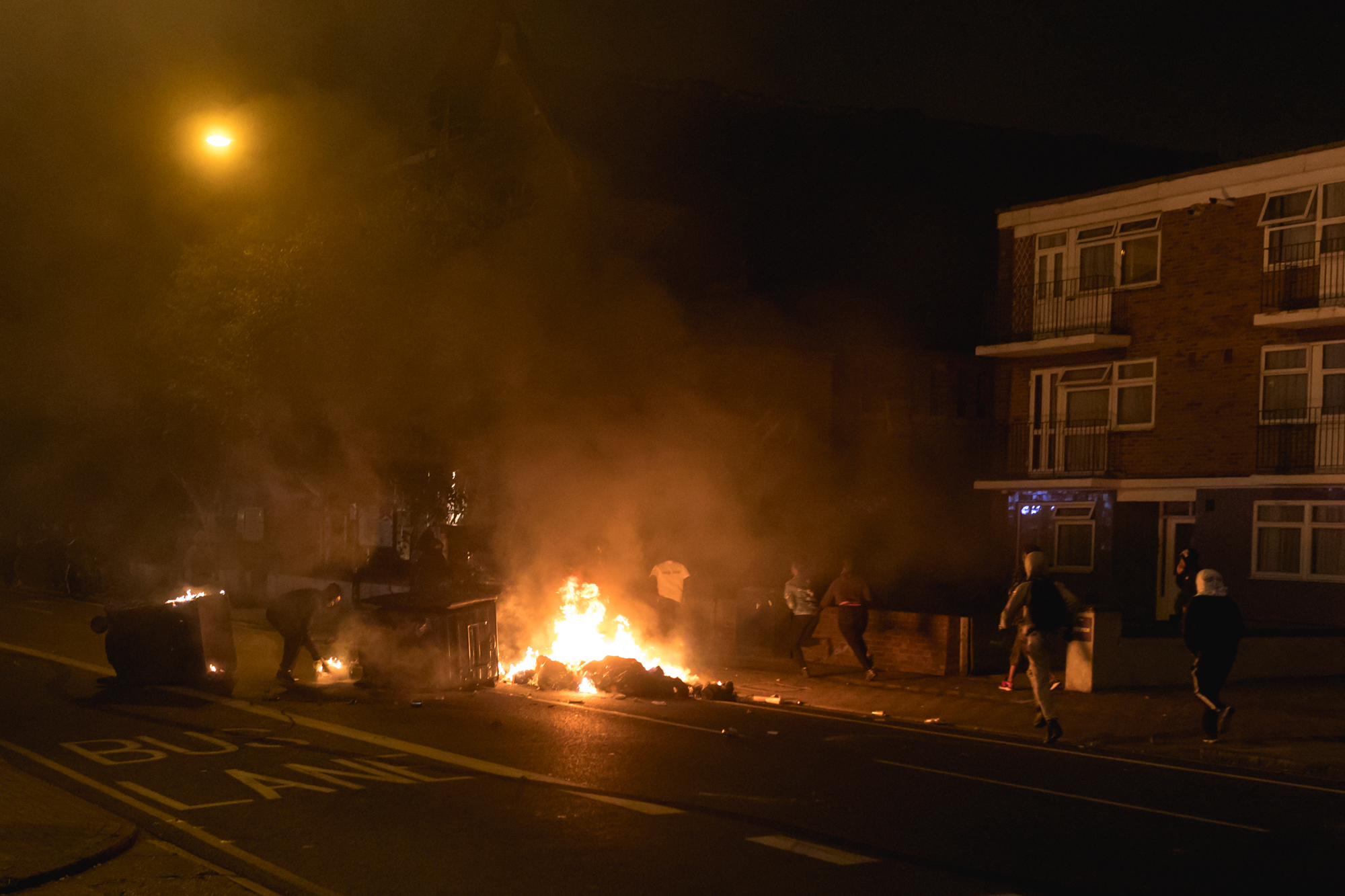 Demonstrators clashed with police in London over the death of Edir Frederico Da Costa, a 25 year old black man who passed away six day after being arrested officers. The police watchdog, used force and CS spray against Da Costa during his arrest.