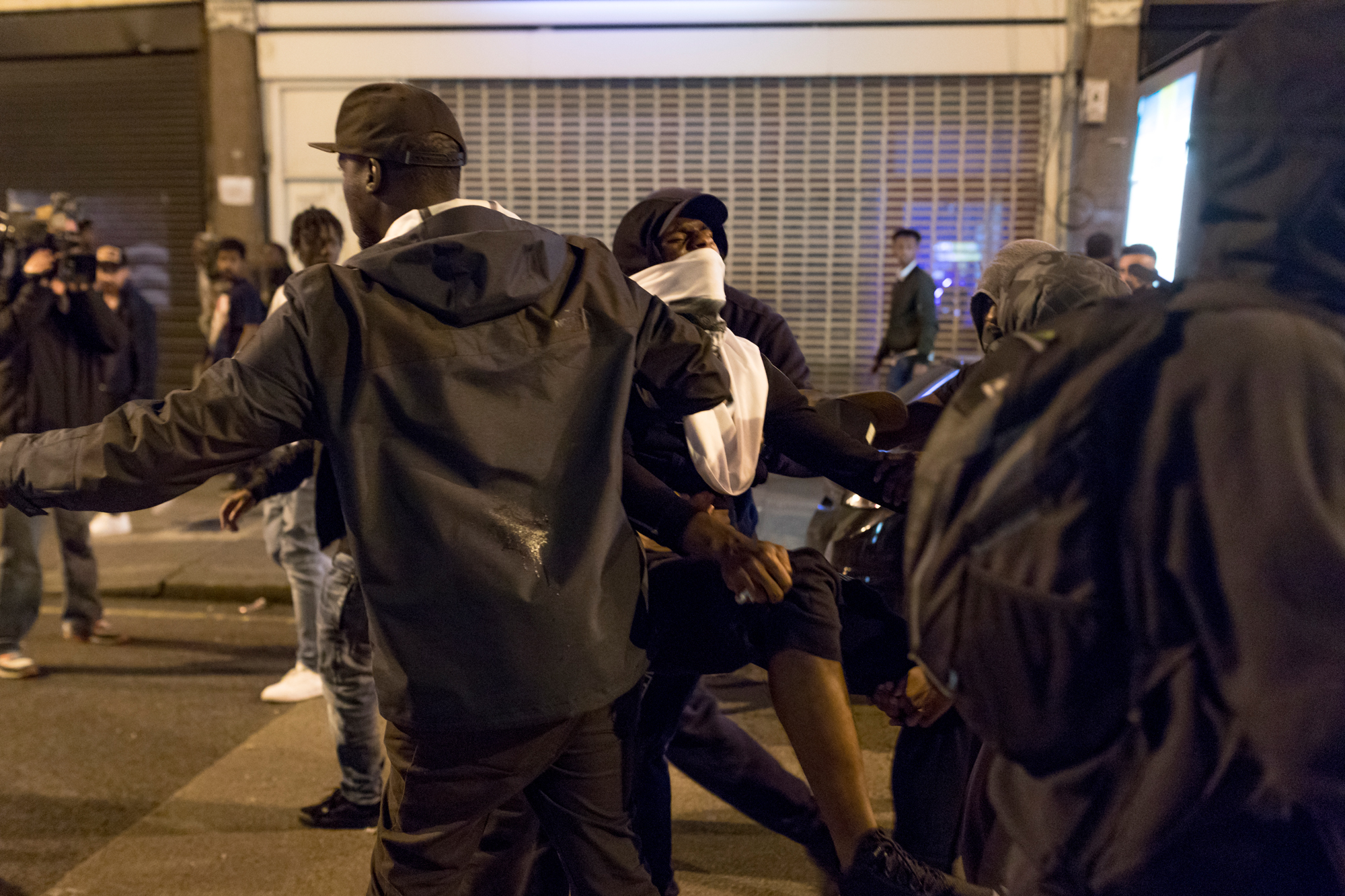 Demonstrators clashed with police in London over the death of Edir Frederico Da Costa, a 25 year old black man who passed away six day after being arrested officers. The police watchdog, used force and CS spray against Da Costa during his arrest.