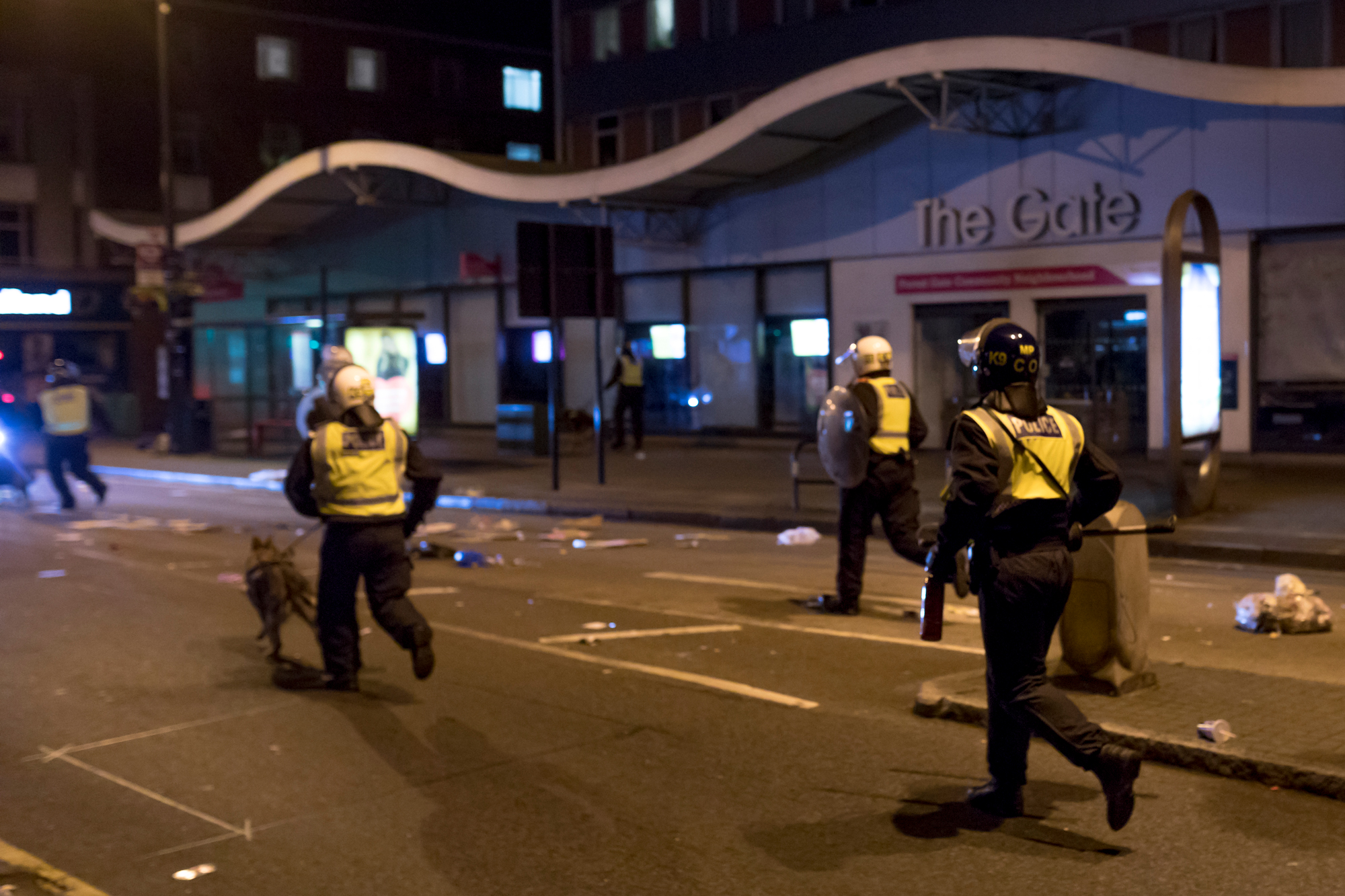 Demonstrators clashed with police in London over the death of Edir Frederico Da Costa, a 25 year old black man who passed away six day after being arrested officers. The police watchdog, used force and CS spray against Da Costa during his arrest.