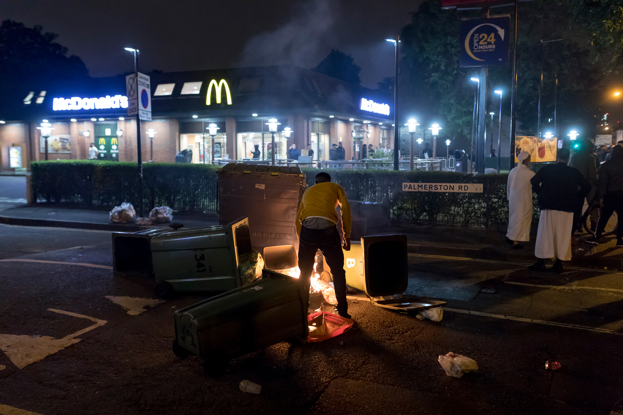 Demonstrators clashed with police in London over the death of Edir Frederico Da Costa, a 25 year old black man who passed away six day after being arrested officers. The police watchdog, used force and CS spray against Da Costa during his arrest.
