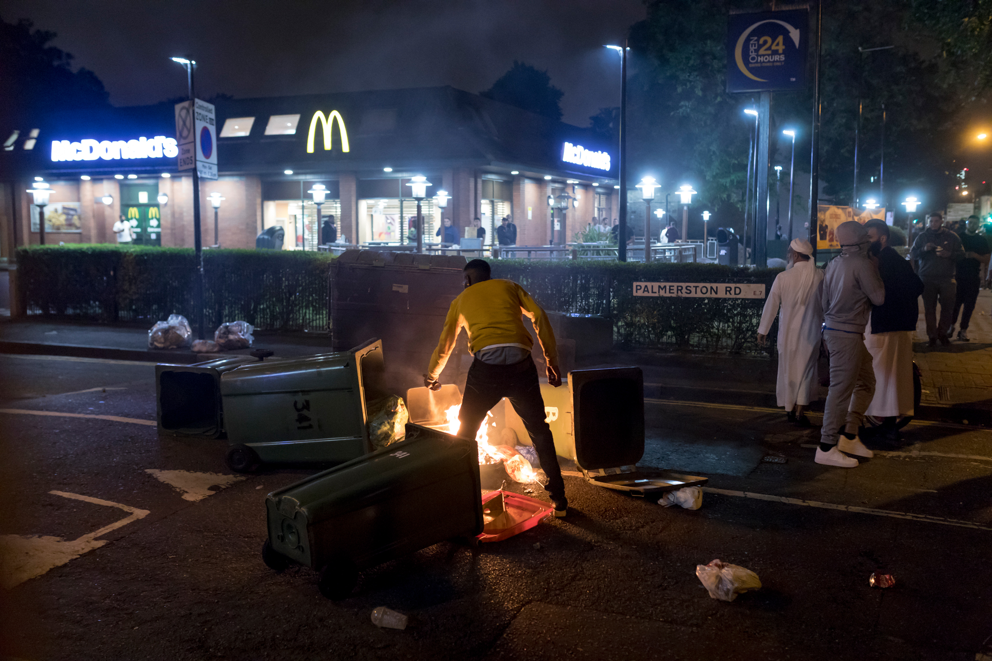Demonstrators clashed with police in London over the death of Edir Frederico Da Costa, a 25 year old black man who passed away six day after being arrested officers. The police watchdog, used force and CS spray against Da Costa during his arrest.