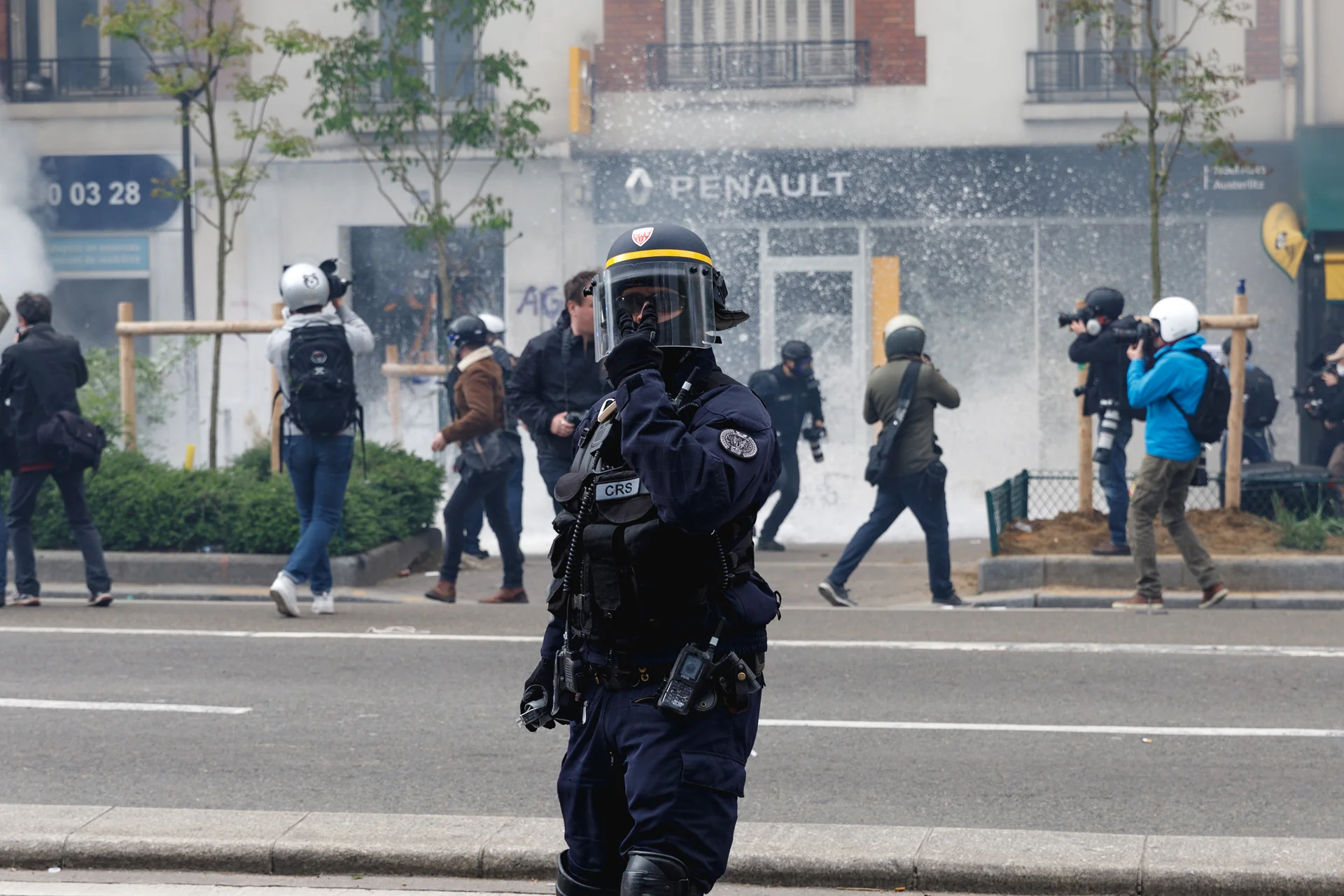 EdRobertson_Occipitals_ParisMayDayRiots_2018_41.jpg