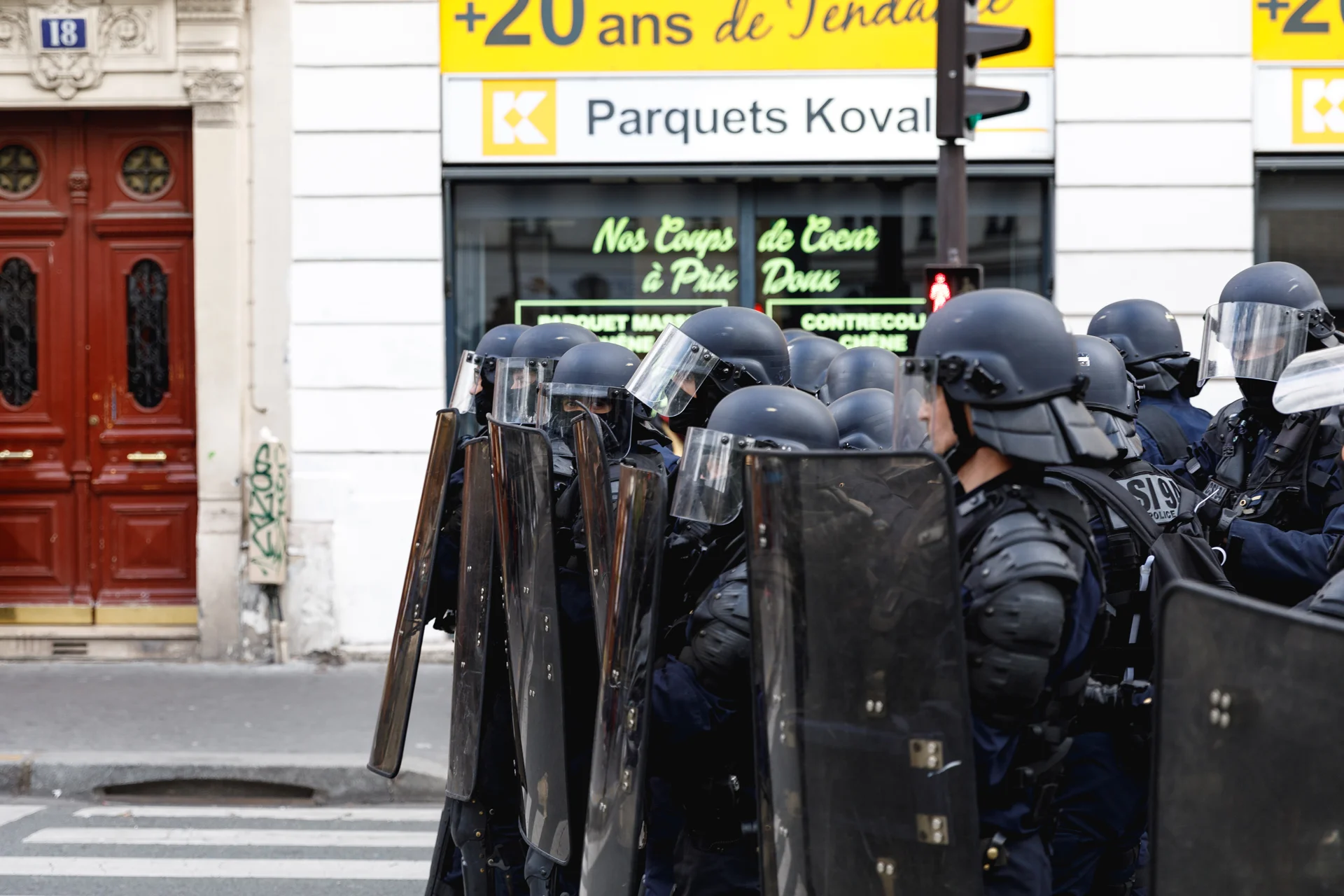 EdRobertson_Occipitals_ParisMayDayRiots_2018_23.jpg