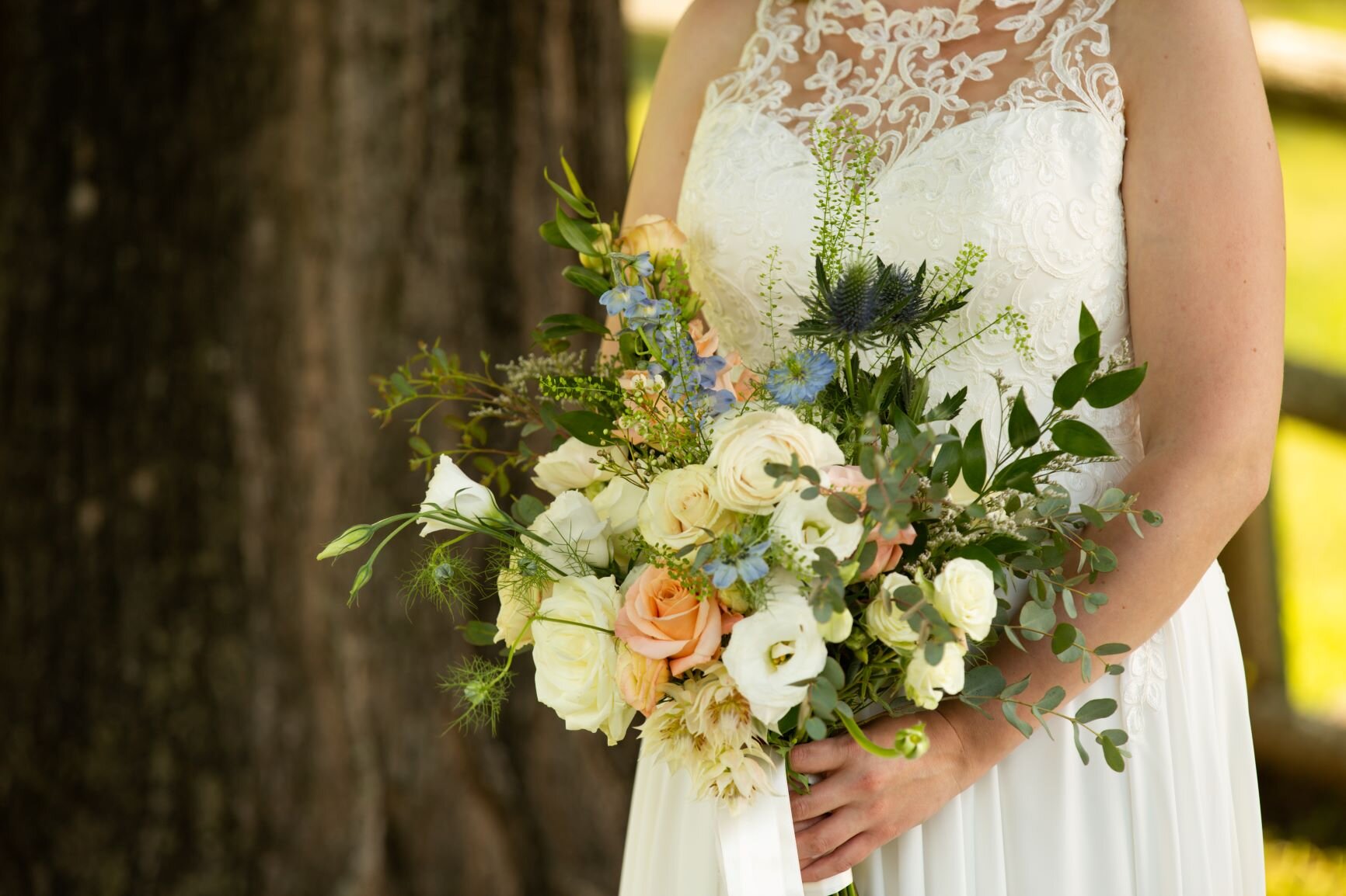 Romantic, pastel bouquet for meadow wedding