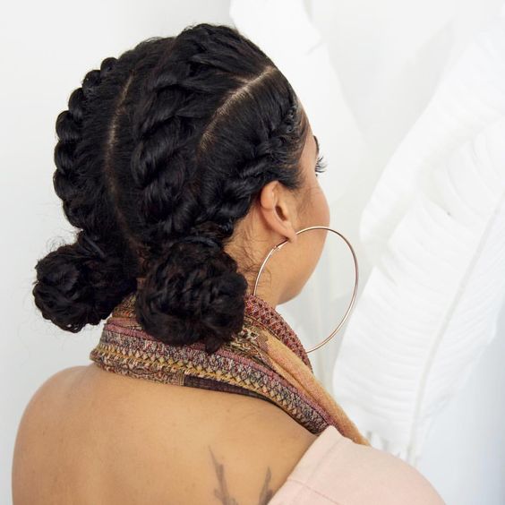 Photo from @lipstickncurls on Instagram