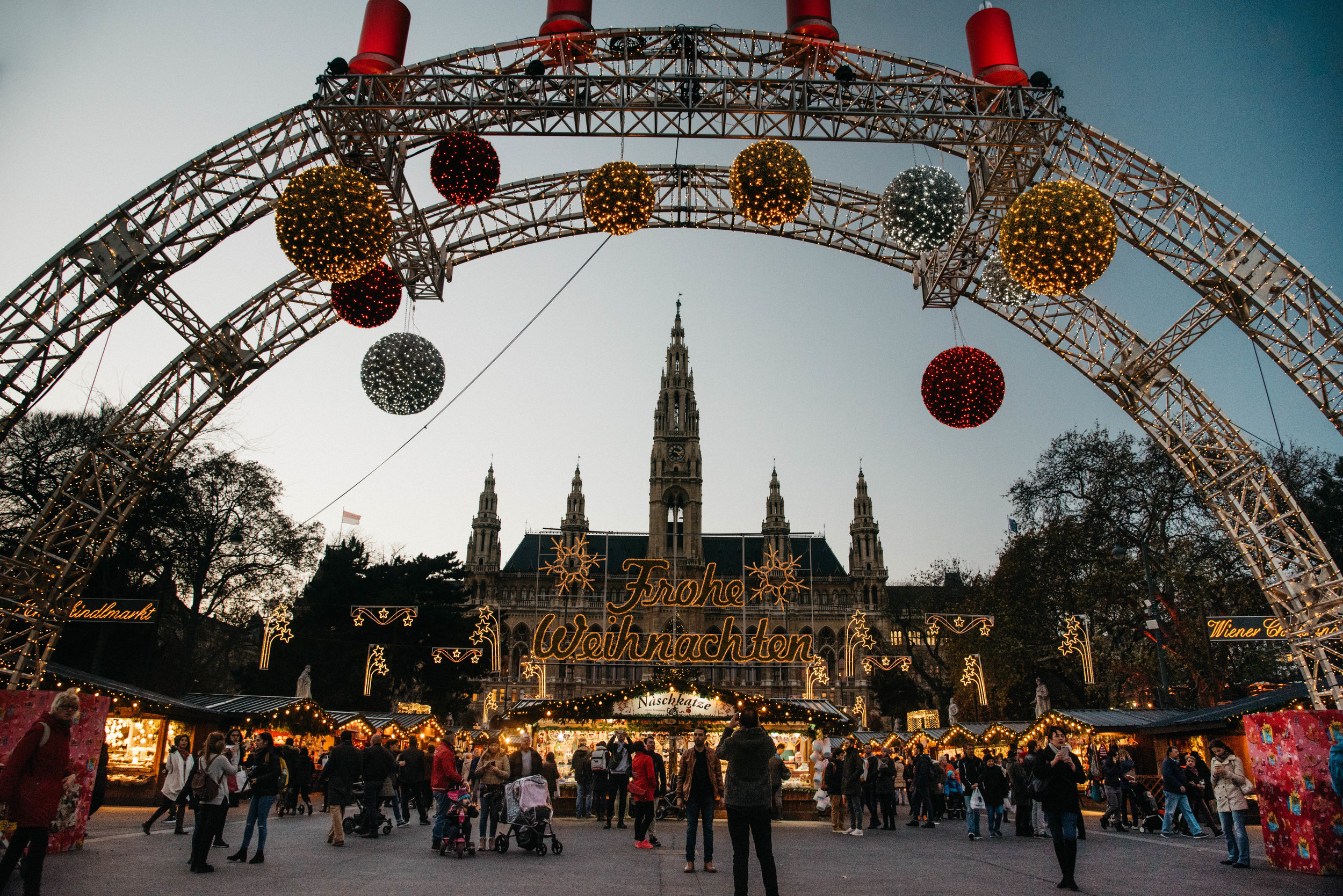 Rathausplatz Christkindlmarkt