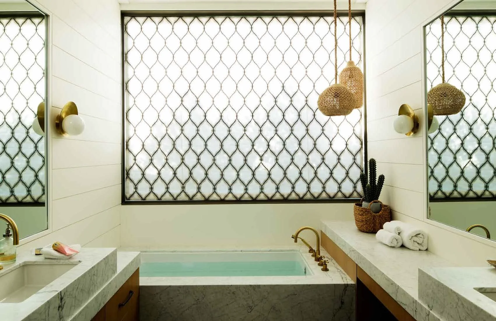 SN_SNEAK PEAK 2018_Page_08.jpg