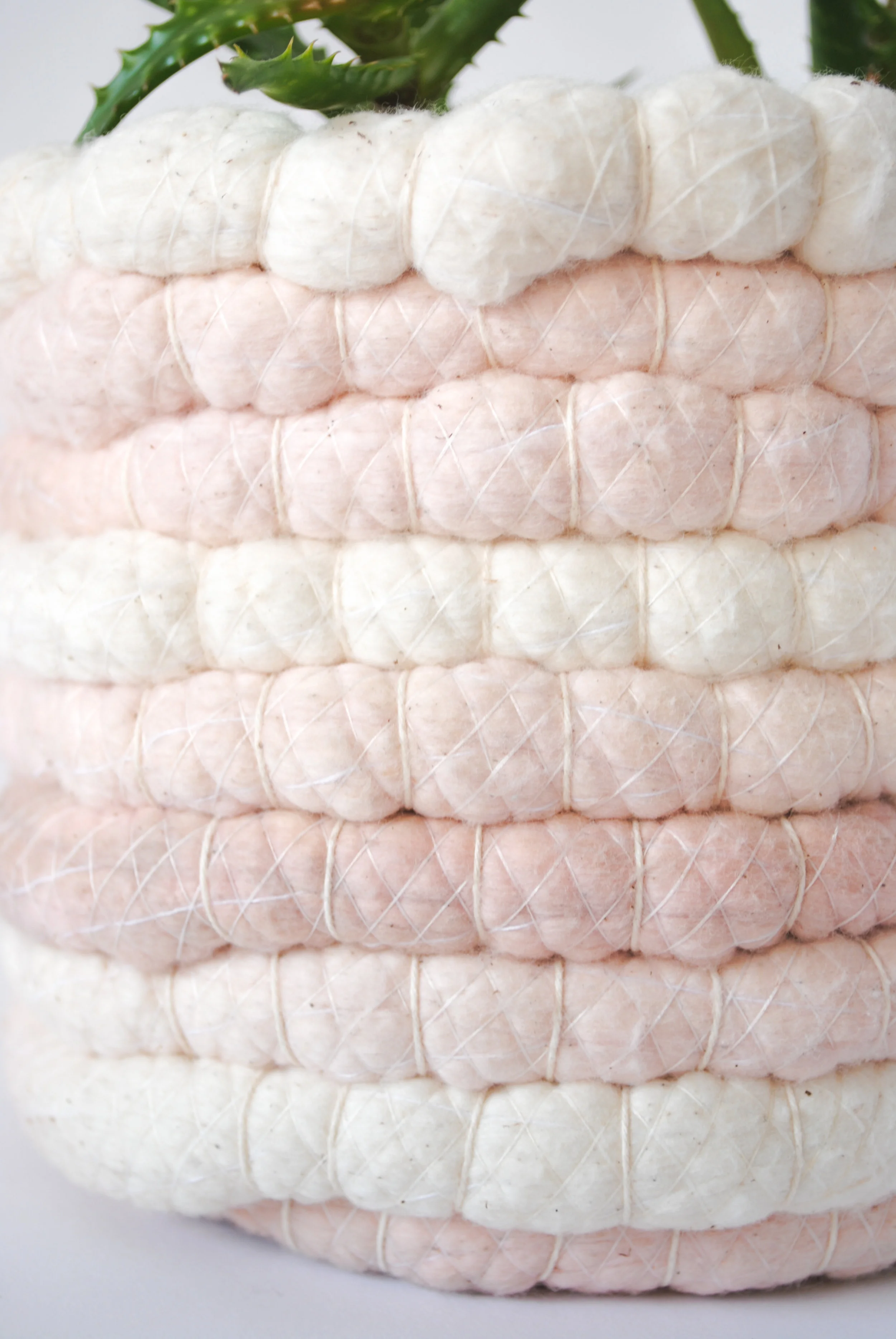 WEGATHER_Handwoven_PlantCozy_Abalone_ColorDetail.JPG