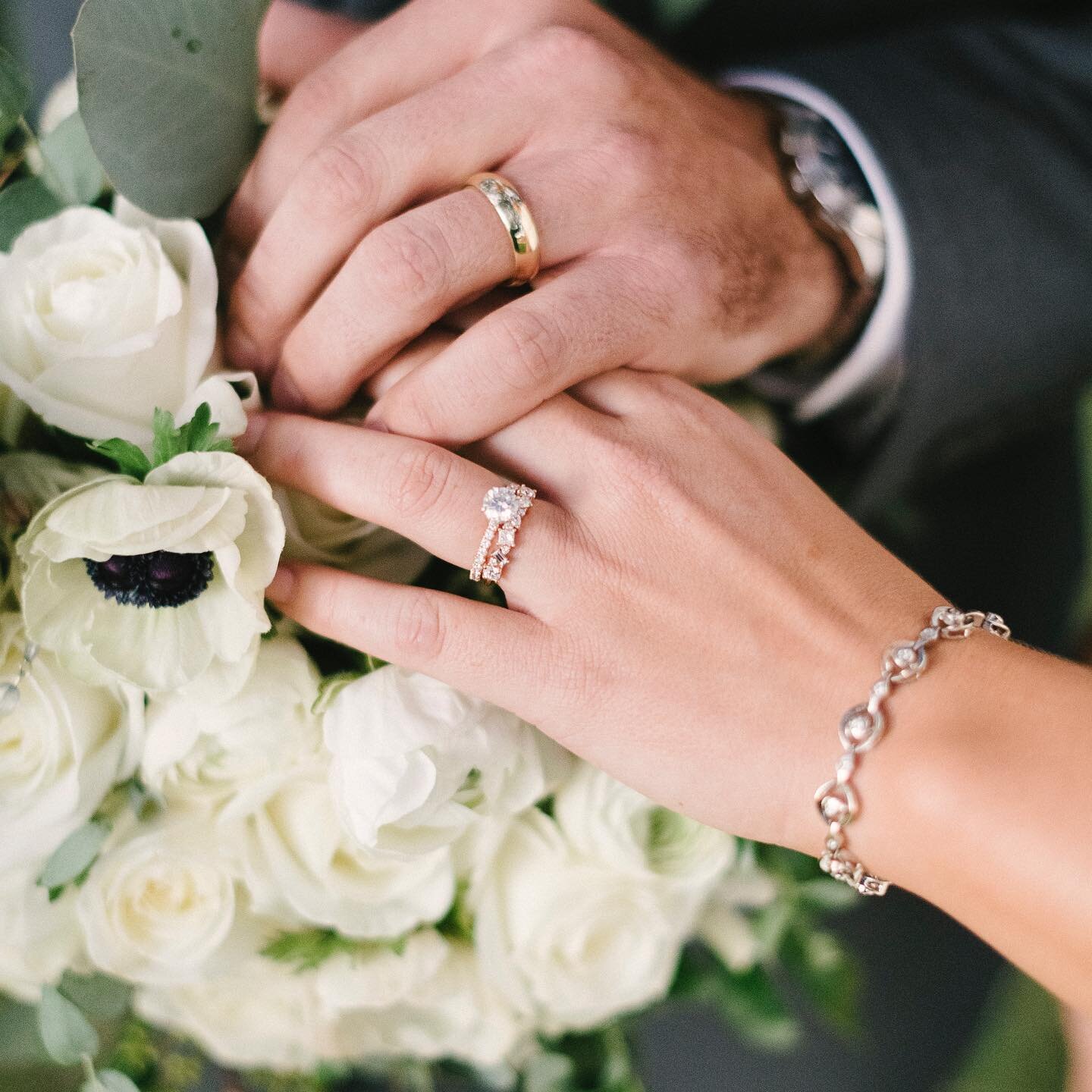 symbols of forever 💍 happy thursday to you and yours! 

#weddingphotography #louisianawedding