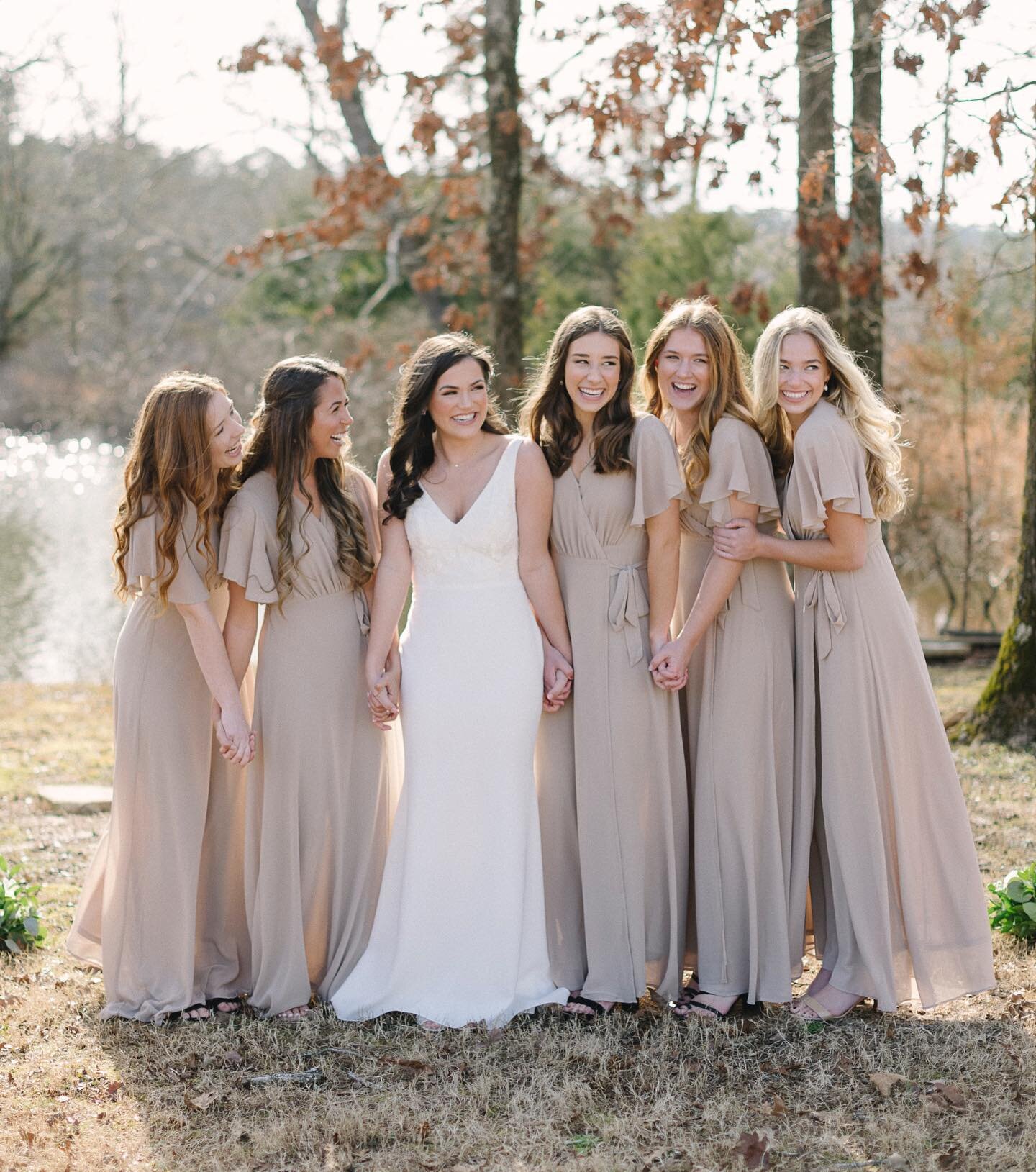 one of the best parts of weddings is seeing close friends spend a whole day or whole weekend together full of joy and laughter. a gift to witness and a gift to experience! 
#weddingphotography #arkansasweddingphotographer #arkansasbride