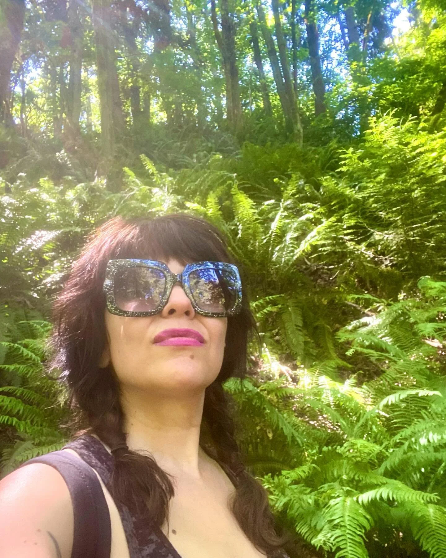 Beautiful walk today 🌿🪵 🌺 🐊 💚