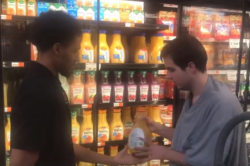Teen grocery worker has received over $100k for college after act of kindness 
