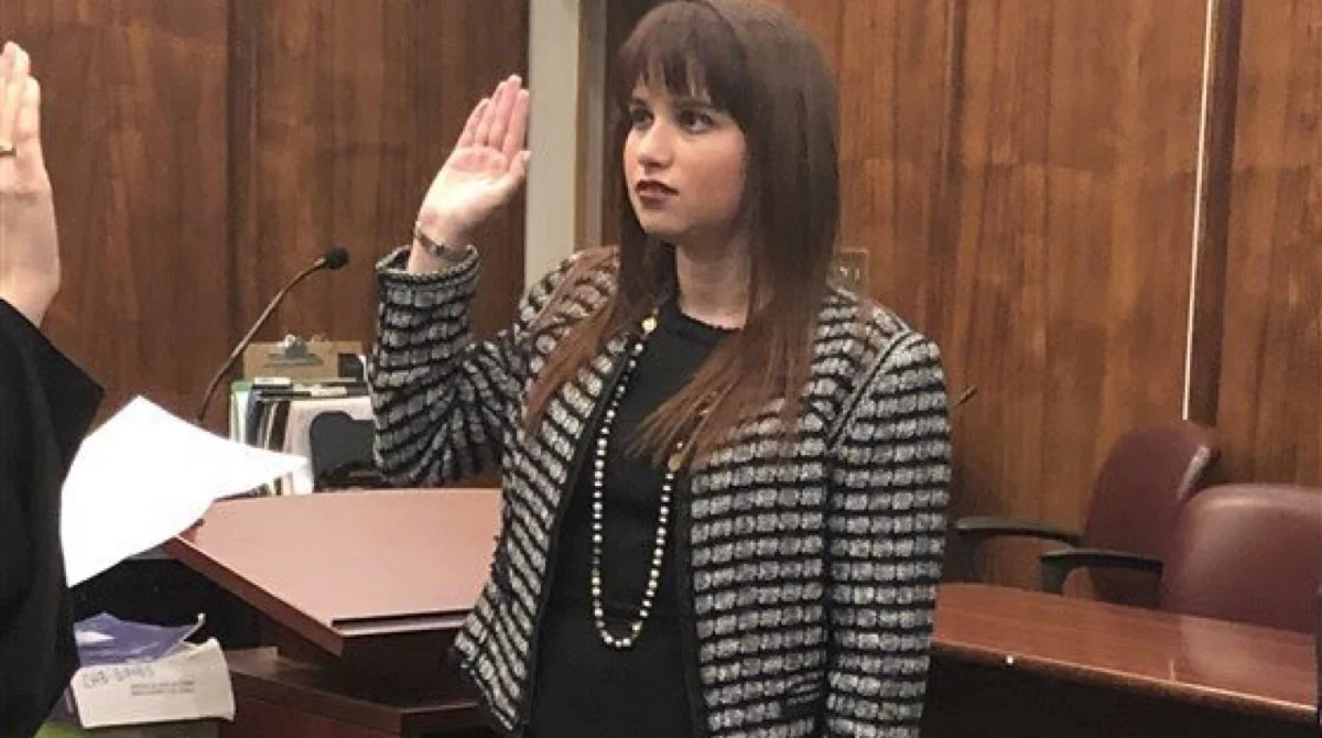 24 year old woman in Florida becomes first lawyer with autism 