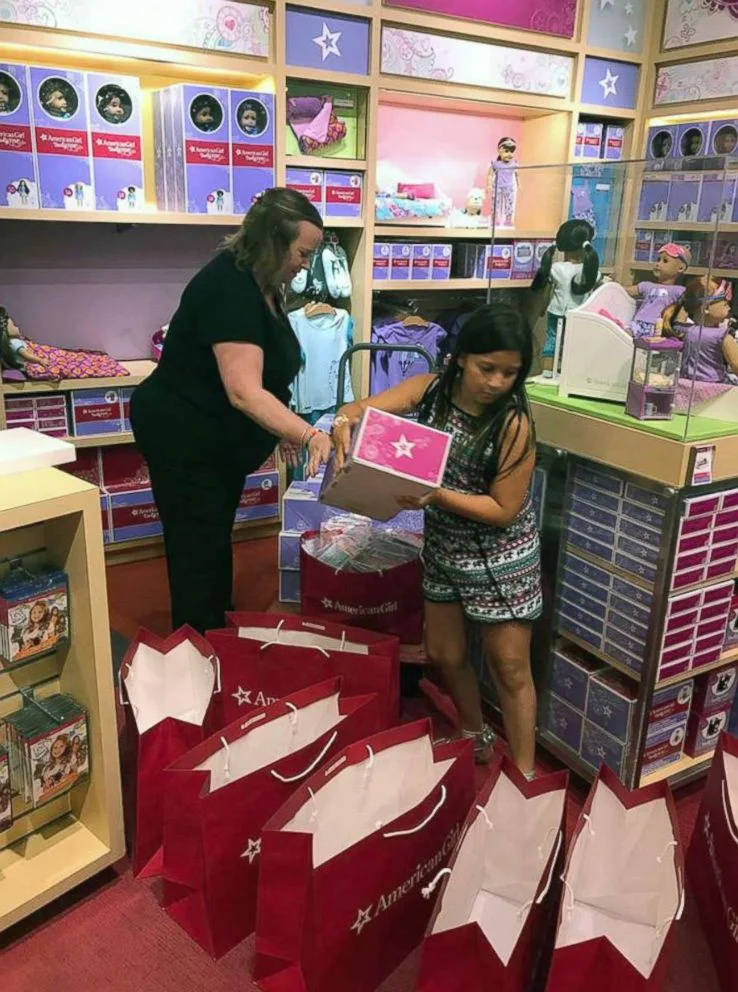 11 Year Old Gifts Bald American Girl Dolls To Young Cancer Patients In The Hospital Lovevolution