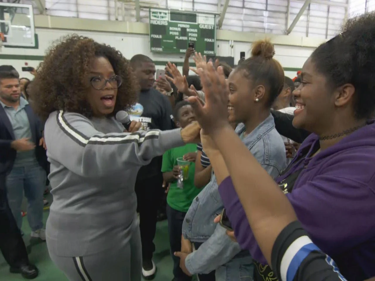 Oprah gifts $500,000 to NJ high school 