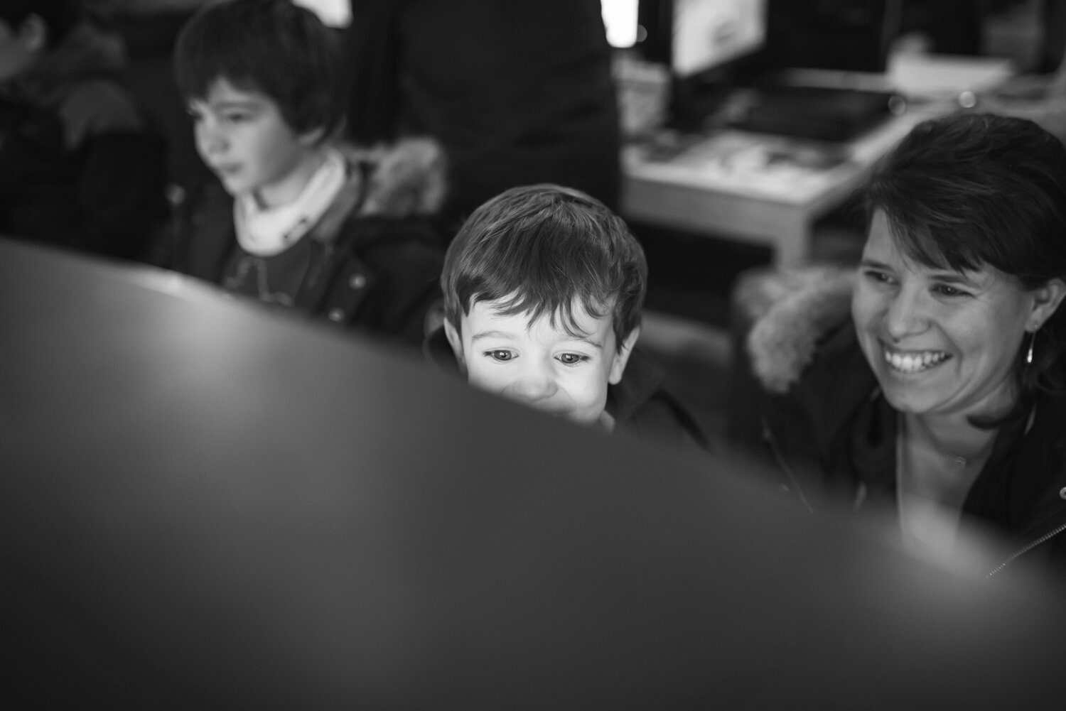 enfant-devant-ecran.jpg