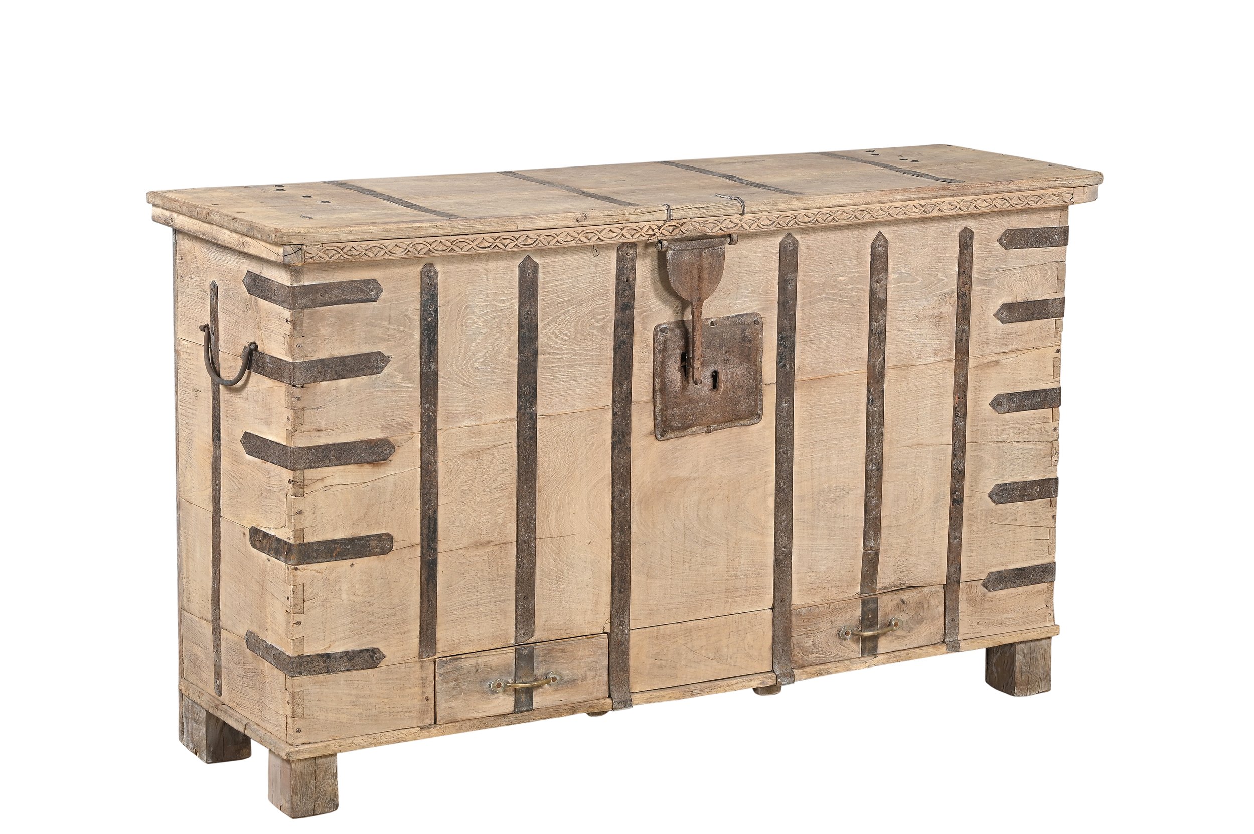 storage trunk , coffee table, outdoor furniture , byron bay furniture