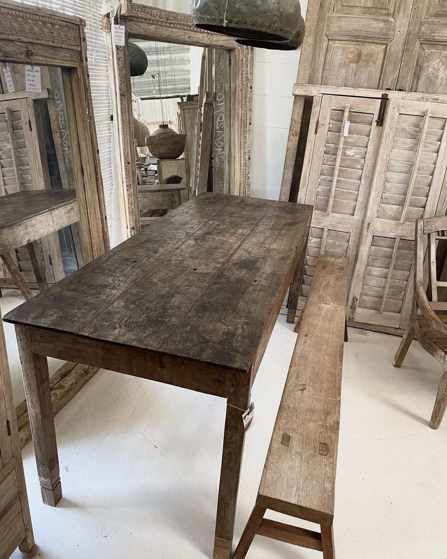 Rustic 8 seater dining table - this can be used inside or outside!