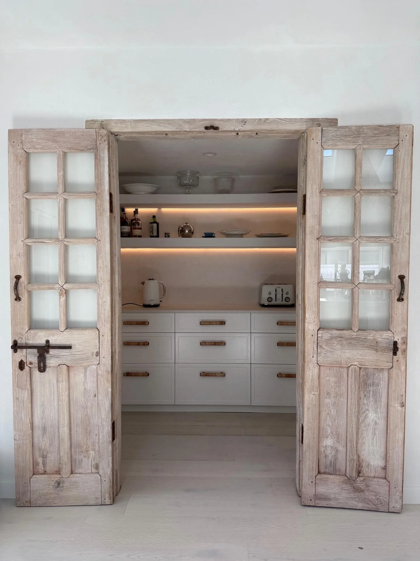 When the pantry is a complete showstopper!! The most stunning use of our doors by the talented @kid_mac