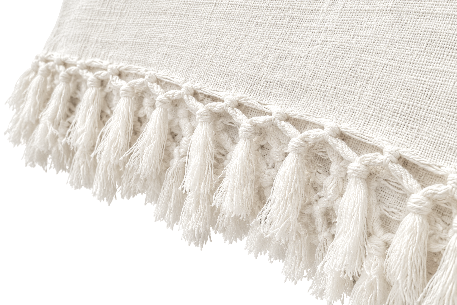 Ivory+Macrame%CC%81+Fringe+Blanket+Close-Up+%281%29.png