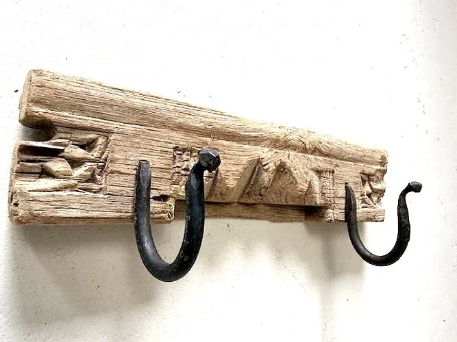 2 HOOK PANEL  SUN BLEACHED / 277