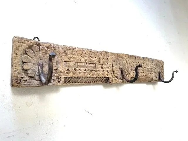 3 HOOK AGED TEAK PANEL  / T0074