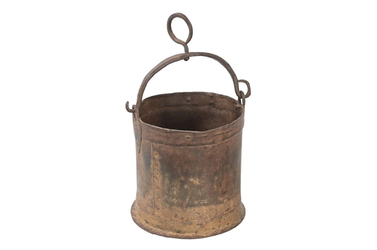 bk7-150 iron pot with handle .jpg