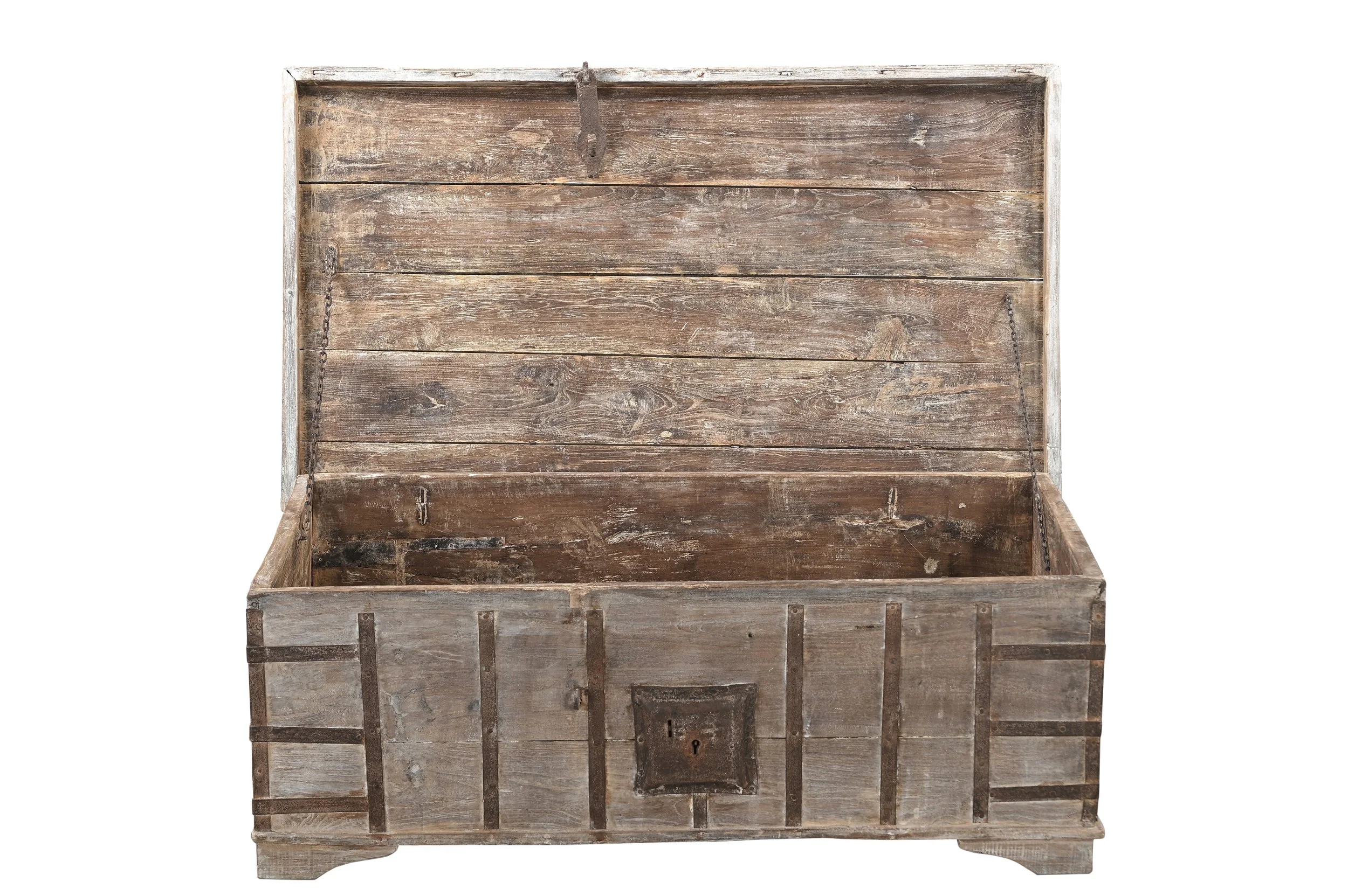 coffee table trunk , storage trunk , indian trunk, antique indian trunk