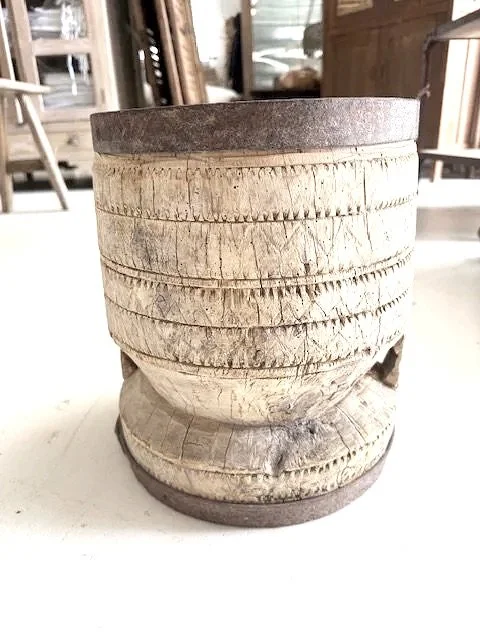 VINTAGE UKALI GRAIN POT / t012