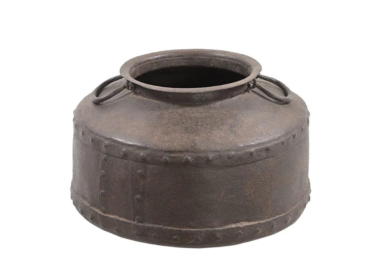 iron pot ,  planter, rustic iron pot , outdoor pot , fire pit